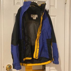 Columbia Omni Tech Jacket - Size Women’s Medium